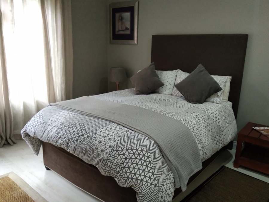 To Let 7 Bedroom Property for Rent in Dana Bay Western Cape